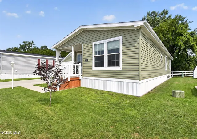 Photo 3 of Manufactured home for sale at 14900 County Rd H #124, Wauseon, OH 43567 | MLS# 10010600 | Listing updated on 2026-09-16