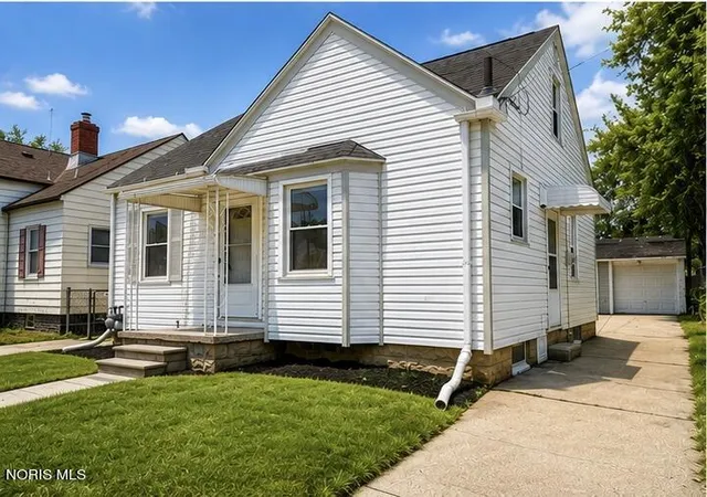 2nd image of 2055 Balkan Pl, Toledo, OH 43613 | MLS# 10010617