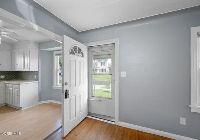 Photo 3 of Single family home for sale at 2055 Balkan Pl, Toledo, OH 43613 | MLS# 10010617 | Listing updated on 2026-09-11
