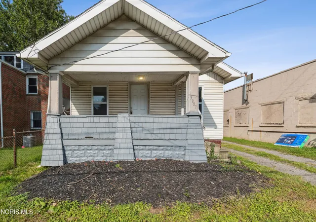 Photo 1 of Single family home for sale at 3907 Lagrange St, Toledo, OH 43612 | MLS# 10010696 | Listing updated on 2026-07-24