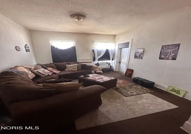 Photo 3 of Single family home for sale at 1624 Indiana Ave, Toledo, OH 43607 | MLS# 10010609 | Listing updated on 2026-08-01