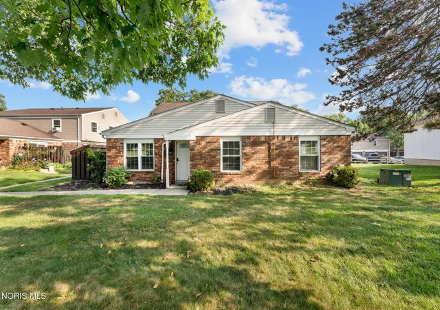 Condo for sale at 5708 Bernath Ct, Toledo, OH 43615 | MLS# 10010613