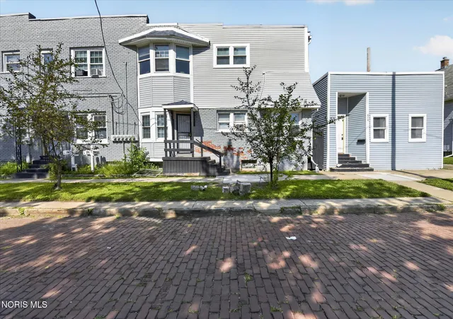 Listing Photo 4 - Condo for sale in building located at 1732 Arlington Ave, Toledo, OH 43609