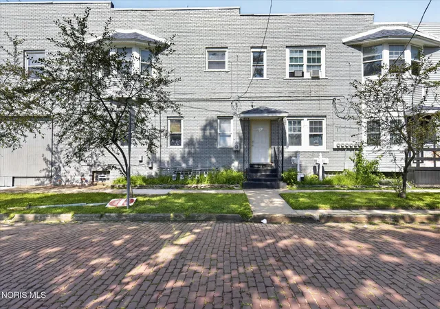 Listing Photo 5 - Condo for sale in building located at 1732 Arlington Ave, Toledo, OH 43609