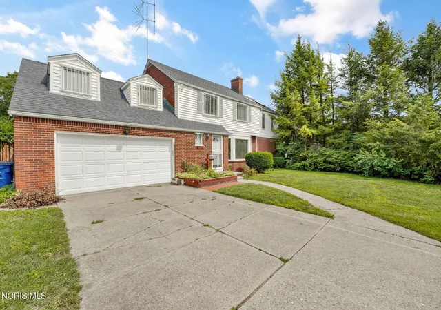 Single family home for sale at 2920 Pemberton Dr, Toledo, OH 43606 | MLS# 10010646 | Listing updated on 2026-09-09