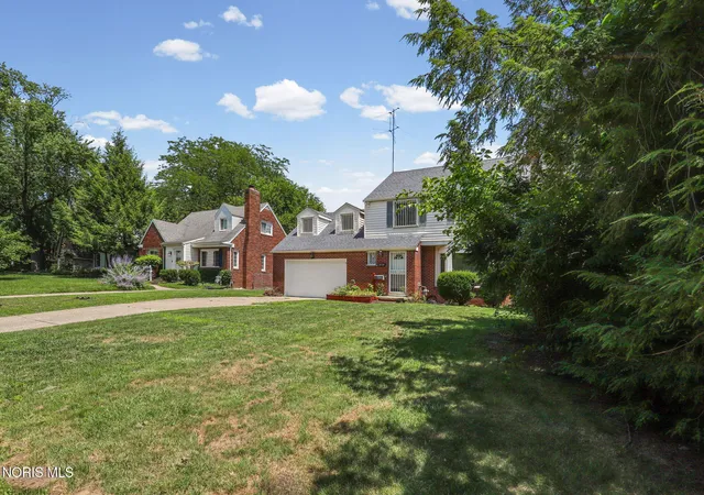 Single family home for sale at 2920 Pemberton Dr, Toledo, OH 43606 | MLS# 10010646 | Listing updated on 2026-09-09