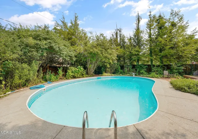 Photo 51 of Single family home for sale at 2920 Pemberton Dr, Toledo, OH 43606 | MLS# 10010646 | Listing updated on 2026-09-09