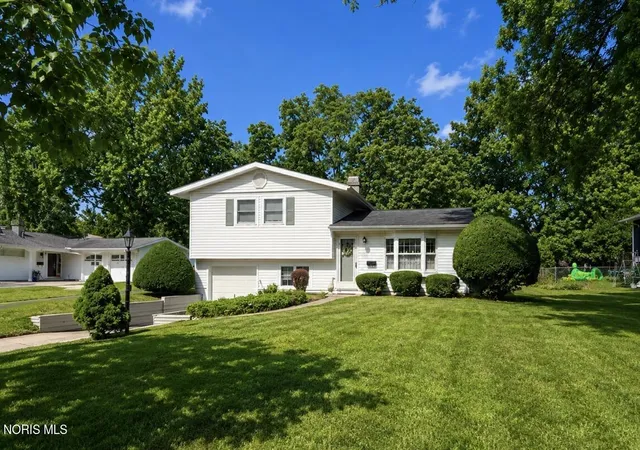 2nd image of 5967 Graystone Dr, Sylvania, OH 43560 | MLS# 10010633