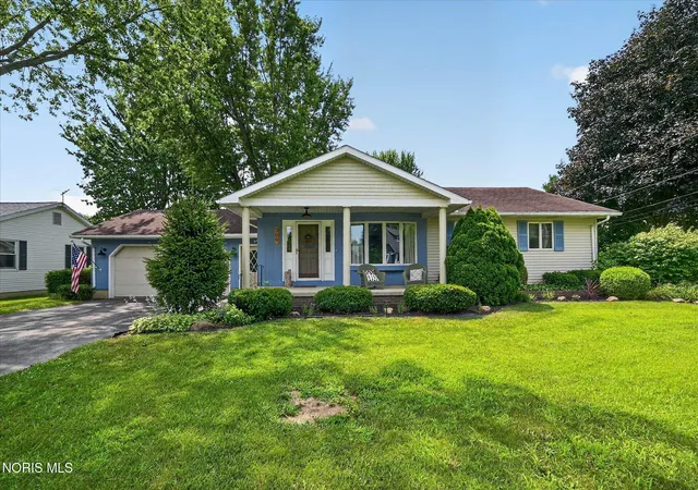Photo 4 of Sale Pending at 309 W Cole Rd, Fremont, OH 43420 | MLS# 10010674 | Listing updated on 2026-08-26