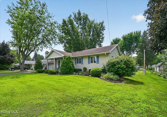 Photo 5 of Sale Pending at 309 W Cole Rd, Fremont, OH 43420 | MLS# 10010674 | Listing updated on 2026-08-26