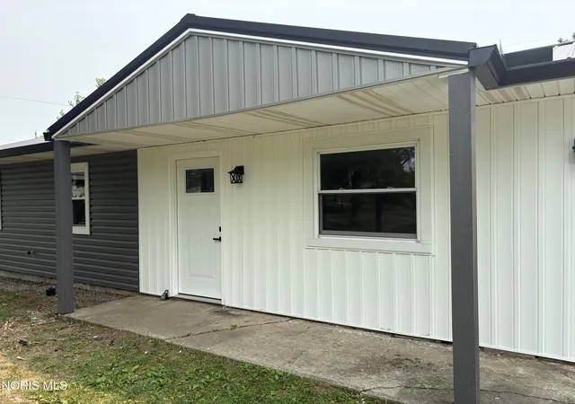 Photo 3 of Sale Pending at 1101 Brower Rd, Lima, OH 45801 | MLS# 10010632 | Listing updated on 2026-09-29