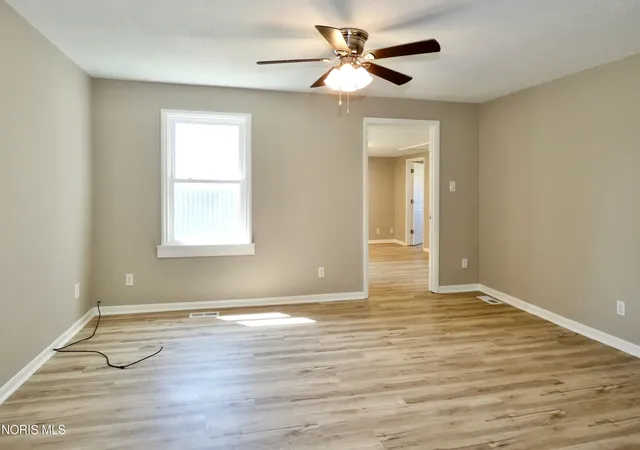 Photo 4 of Single family home for sale at 2163 Hoops Dr, Toledo, OH 43611 | MLS# 10010790 | Listing updated on 2026-08-27