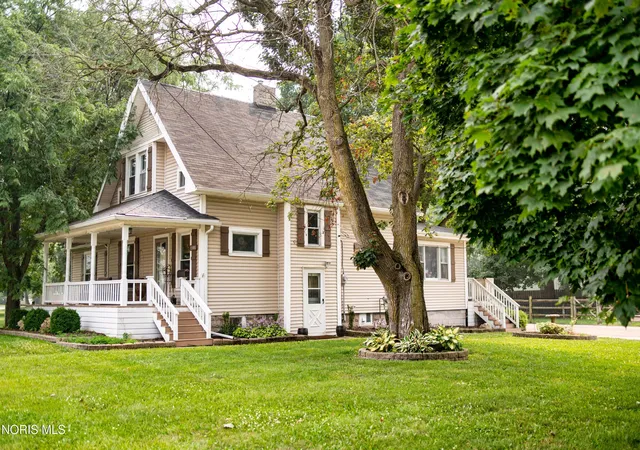 Photo 2 of Single family home for sale at 1101 Key St, Maumee, OH 43537 | MLS# 10010698 | Listing updated on 2026-08-25