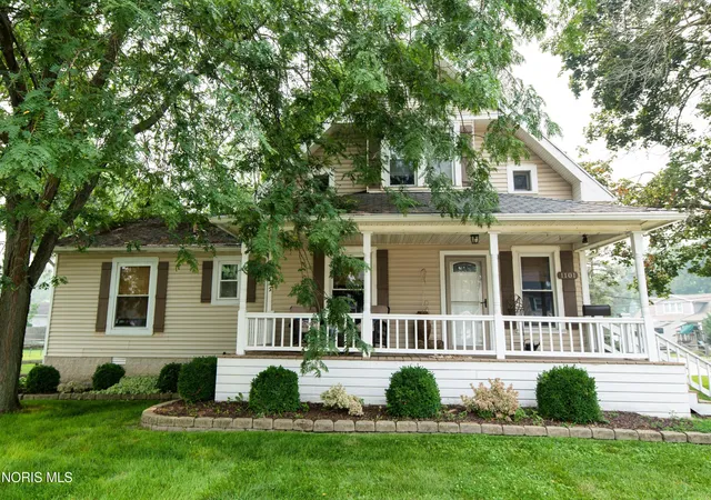 Photo 3 of Single family home for sale at 1101 Key St, Maumee, OH 43537 | MLS# 10010698 | Listing updated on 2026-08-25