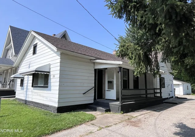 Photo 2 of Single family home for sale at 356 Sumner St, Toledo, OH 43609 | MLS# 10010659 | Listing updated on 2026-09-24