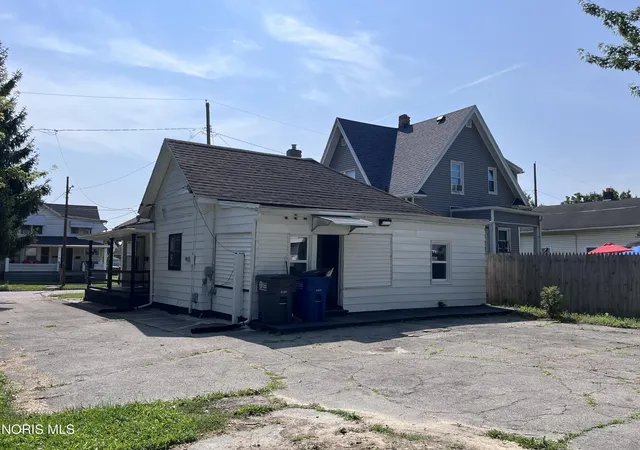 Photo 3 of Single family home for sale at 356 Sumner St, Toledo, OH 43609 | MLS# 10010659 | Listing updated on 2026-09-24