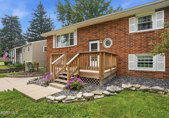 Photo 4 of Single family home for sale at 527 Sheffield Dr, Findlay, OH 45840 | MLS# 10010657 | Listing updated on 2026-08-31