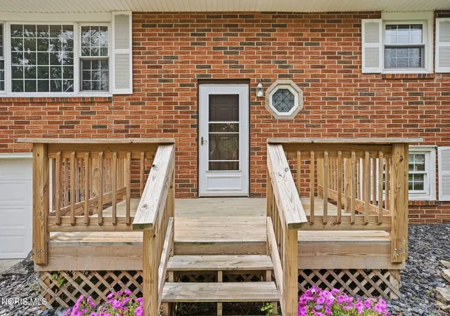 Photo 5 of Single family home for sale at 527 Sheffield Dr, Findlay, OH 45840 | MLS# 10010657 | Listing updated on 2026-08-31