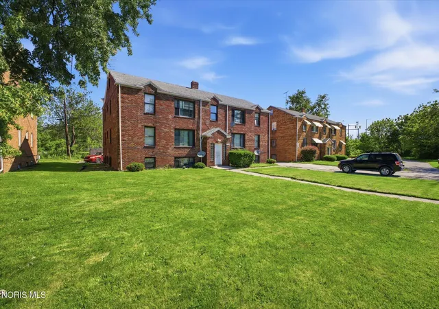 2nd image of 1364 N Cove Blvd, Toledo, OH 43606 | MLS# 10012003