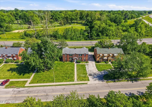Listing Photo 4 - Condo for sale in building located at 1364 N Cvs Blvd, Toledo, OH 43606