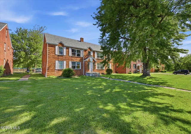 Photo 1 of Sale Pending at 1372 N Cove Blvd, Toledo, OH 43606 | MLS# 10012006 | Listing updated on 2026-09-27