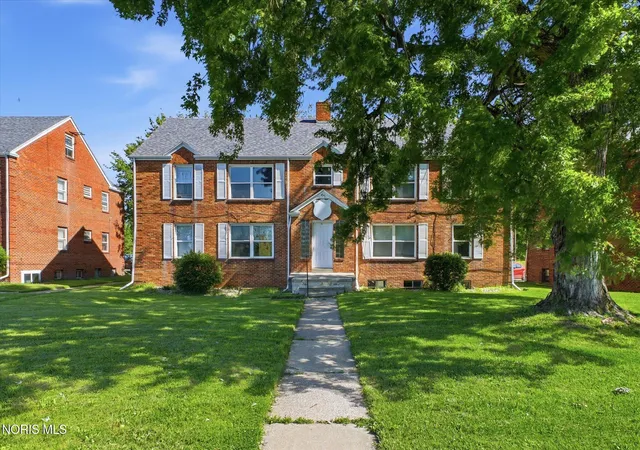 Photo 2 of Sale Pending at 1372 N Cove Blvd, Toledo, OH 43606 | MLS# 10012006 | Listing updated on 2026-09-27