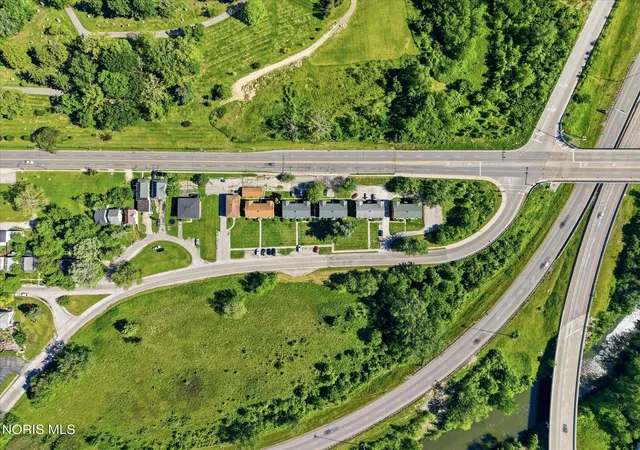 17th image of 1380 N Cove Blvd, Toledo, OH 43606 | MLS# 10012005