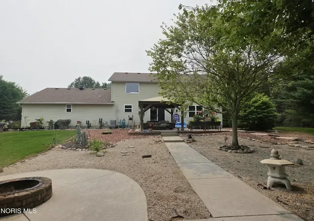 Photo 4 of Single family home for sale at 1522 County Rd B, Swanton, OH 43558 | MLS# 10010699 | Listing updated on 2026-08-02