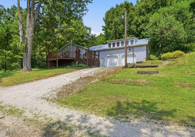 Photo 2 of Single family home for sale at 1300 County Rd 6, Tiffin, OH 44883 | MLS# 10010705 | Listing updated on 2026-09-15