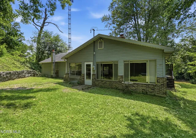 Photo 3 of Single family home for sale at 1300 County Rd 6, Tiffin, OH 44883 | MLS# 10010705 | Listing updated on 2026-09-15
