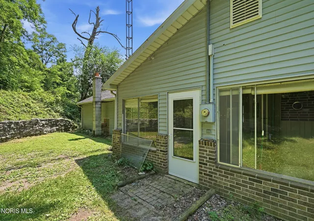 Photo 4 of Single family home for sale at 1300 County Rd 6, Tiffin, OH 44883 | MLS# 10010705 | Listing updated on 2026-09-15