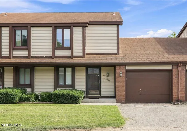 Photo 2 of Condo for sale at 2552 Plum Leaf Ln, Toledo, OH 43614 | MLS# 10010707 | Listing updated on 2026-07-18