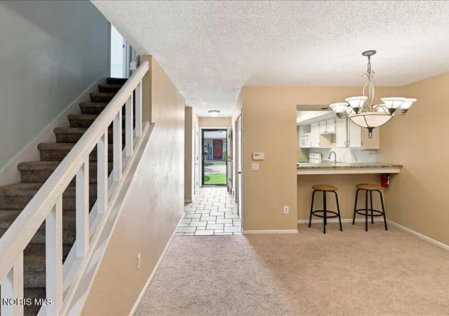 Listing Photo 5 - Condo for sale in building located at 2552 Plum Leaf Ln, Toledo, OH 43614
