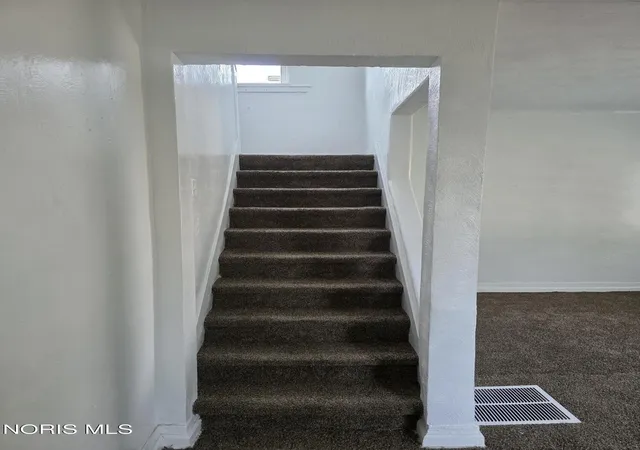 Photo 4 of Single family home for sale at 1022 Salem St, Toledo, OH 43609 | MLS# 10010720 | Listing updated on 2026-07-19