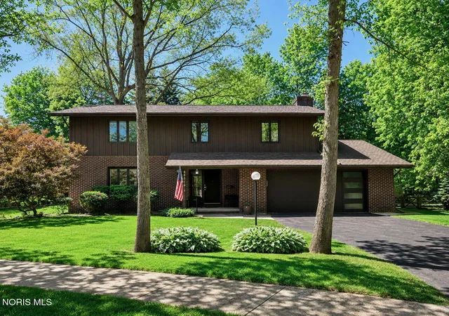 Photo 3 of Single family home for sale at 6809 Gaines Ml Dr, Sylvania, OH 43560 | MLS# 10010722 | Listing updated on 2026-09-28