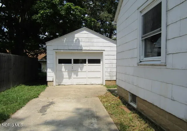 Photo 3 of Sale Pending at 920 Christy Blvd, Fremont, OH 43420 | MLS# 10010724 | Listing updated on 2026-10-05