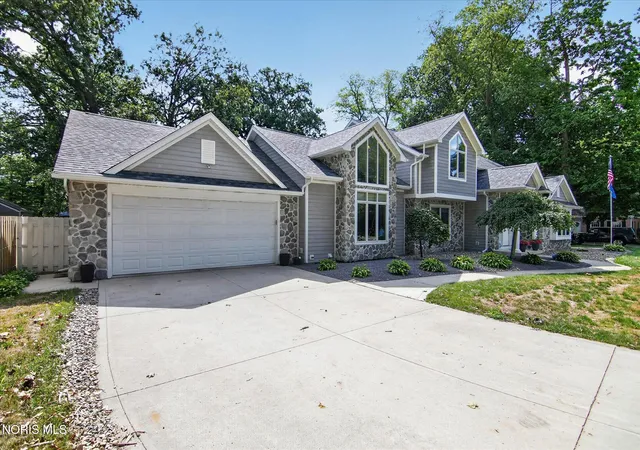 Photo 2 of Single family home for sale at 409 Newdale Dr, Bryan, OH 43506 | MLS# 10010899 | Listing updated on 2026-08-31