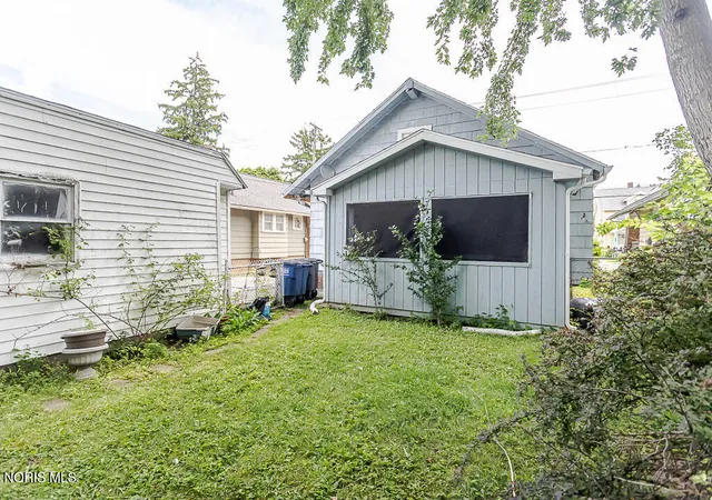 Photo 16 of Single family home for sale at 3863 Upton Ave, Toledo, OH 43613 | MLS# 10010938 | Listing updated on 2026-10-23