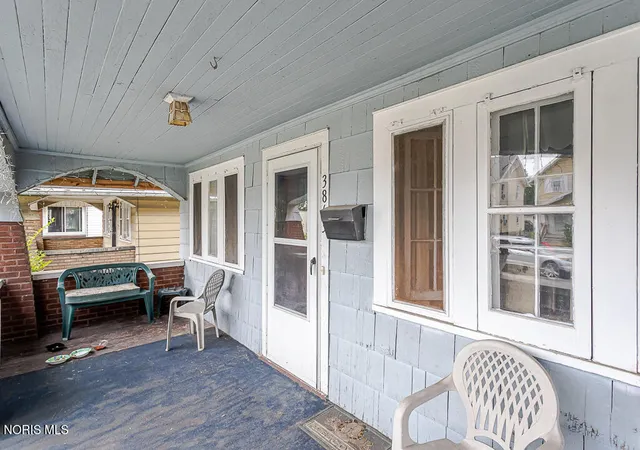 Photo 3 of Single family home for sale at 3863 Upton Ave, Toledo, OH 43613 | MLS# 10010938 | Listing updated on 2026-08-20
