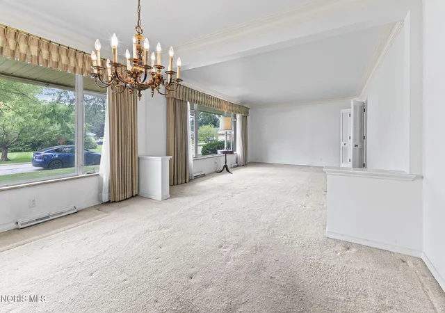 Photo 4 of Sale Pending at 3739 S Beverly Hills Dr, Toledo, OH 43614 | MLS# 10010744 | Listing updated on 2026-08-10