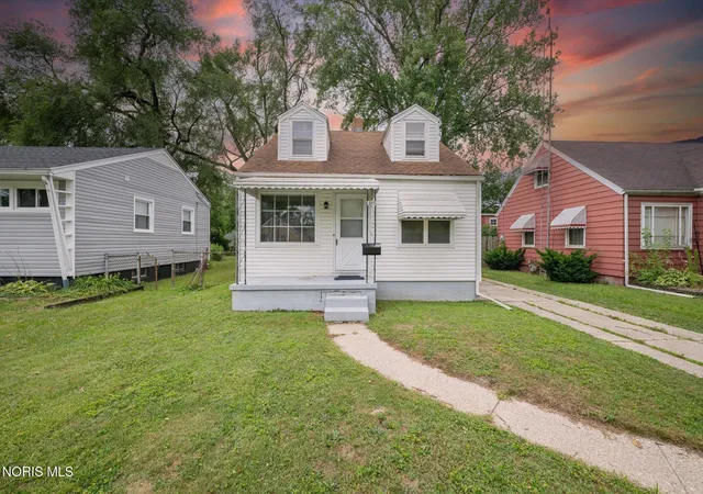 Photo 1 of Single family home for sale at 110 Orville Dr, Toledo, OH 43612 | MLS# 10010758 | Listing updated on 2026-08-27