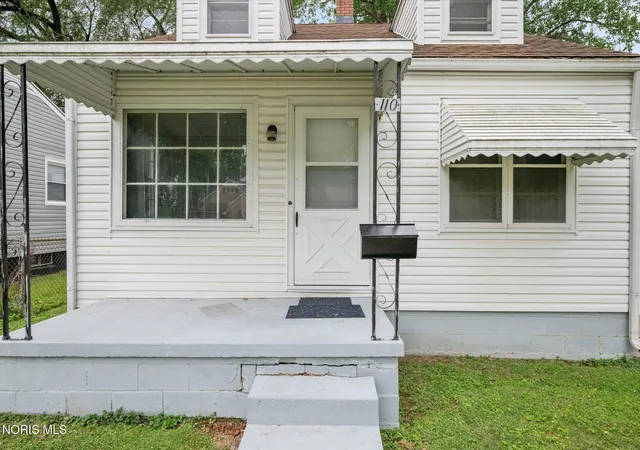 Photo 4 of Single family home for sale at 110 Orville Dr, Toledo, OH 43612 | MLS# 10010758 | Listing updated on 2026-08-27