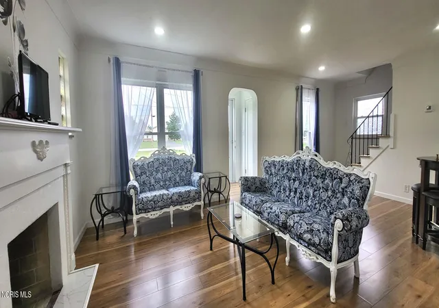 2nd image of 1450 S Lallendorf Rd, Oregon, OH 43616 | MLS# 10010850