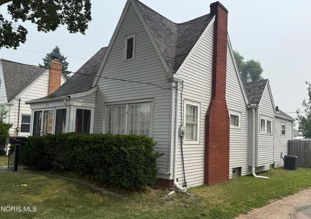 Photo 3 of Single family home for sale at 3612 Jackman Rd, Toledo, OH 43612 | MLS# 10010763 | Listing updated on 2026-07-20
