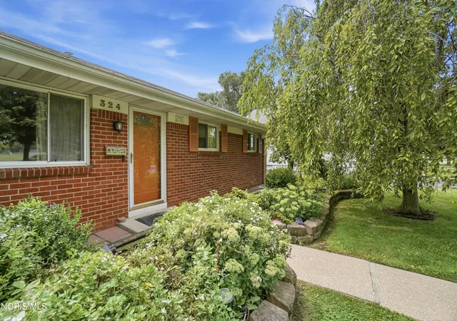 1st image of 324 Sackett St, Maumee, OH 43537 | MLS# 10010787