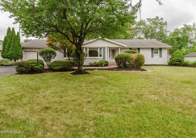 2nd image of 1309 Glen Meadow Dr, Findlay, OH 45840 | MLS# 10010809