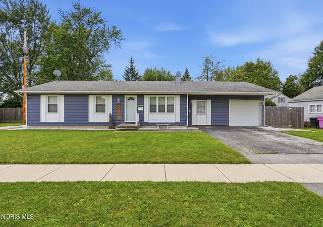 1st image of 1720 Washington Ave, Findlay, OH 45840 | MLS# 10010792