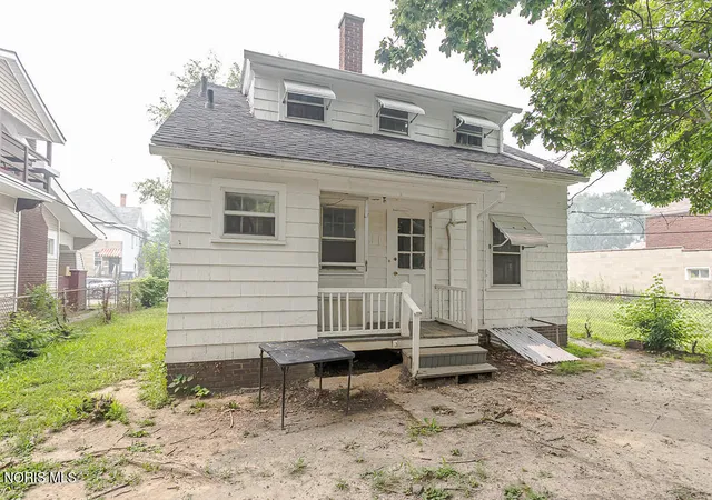 3rd image of 423 Oak St, Toledo, OH 43605 | MLS# 10010773