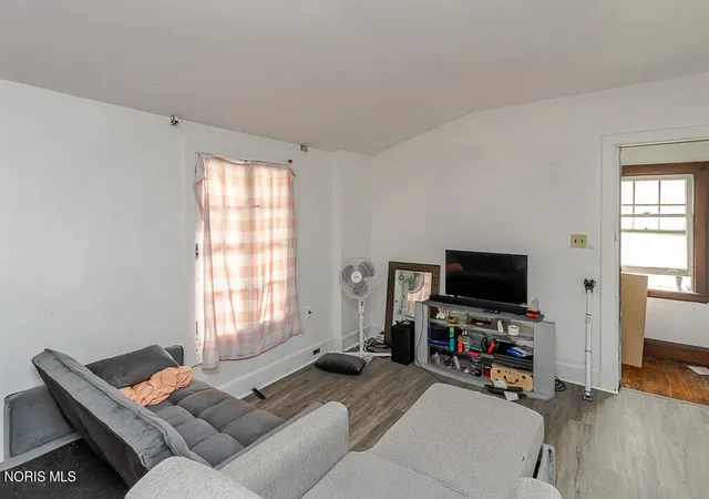 4th image of 423 Oak St, Toledo, OH 43605 | MLS# 10010773
