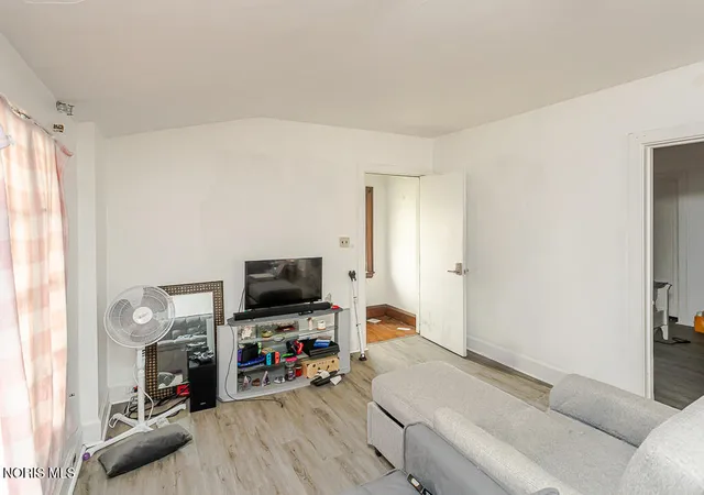 5th image of 423 Oak St, Toledo, OH 43605 | MLS# 10010773